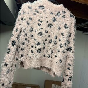 Chic Fuzzy Leopard Sweater - Light Pink and Black